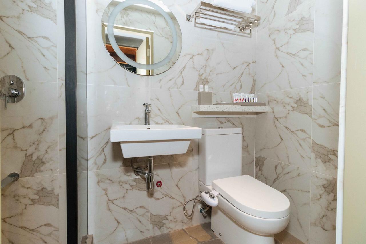 ホテル Reddoorz Premium Near Ust Hospital マニラ市 エクステリア 写真