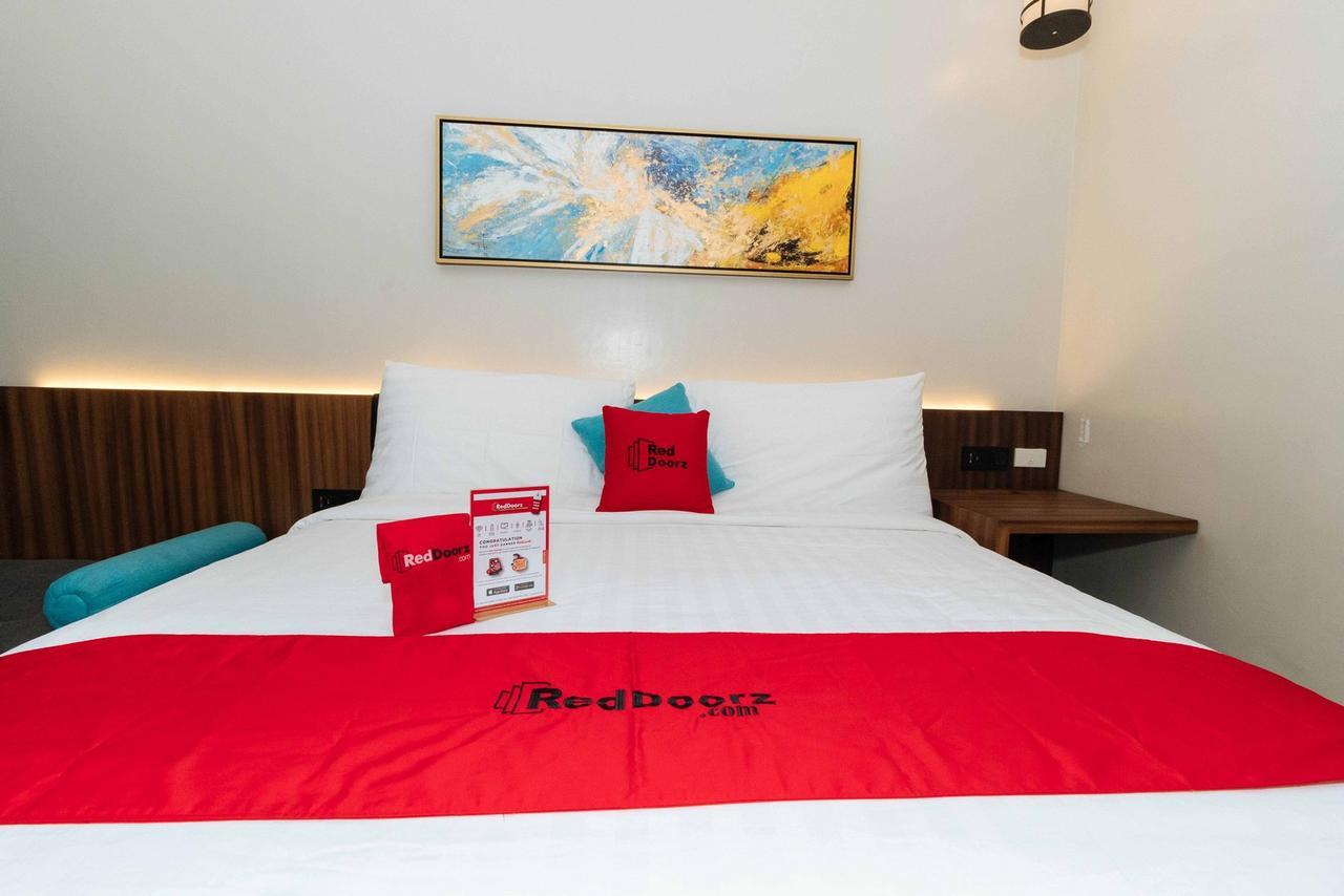 ホテル Reddoorz Premium Near Ust Hospital マニラ市 エクステリア 写真