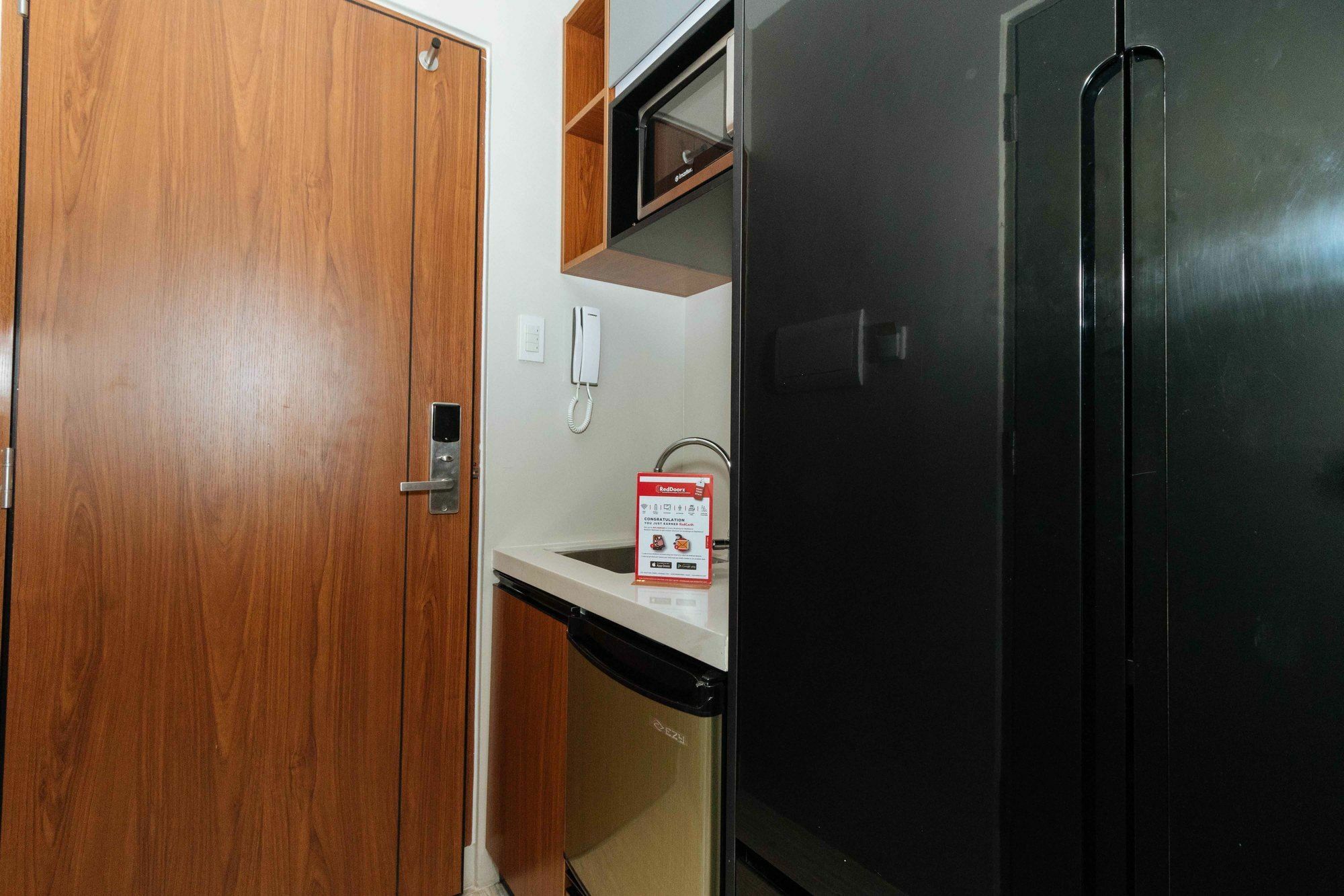 ホテル Reddoorz Premium Near Ust Hospital マニラ市 エクステリア 写真